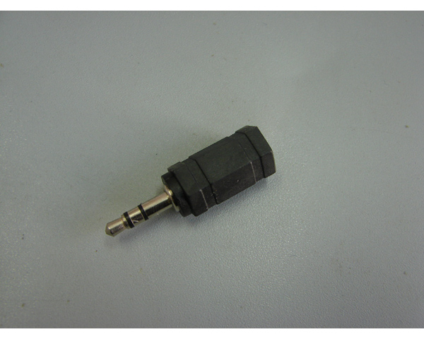 F-161  3.5mm STEREO PLUG TO 2.5mm STEREO JACK